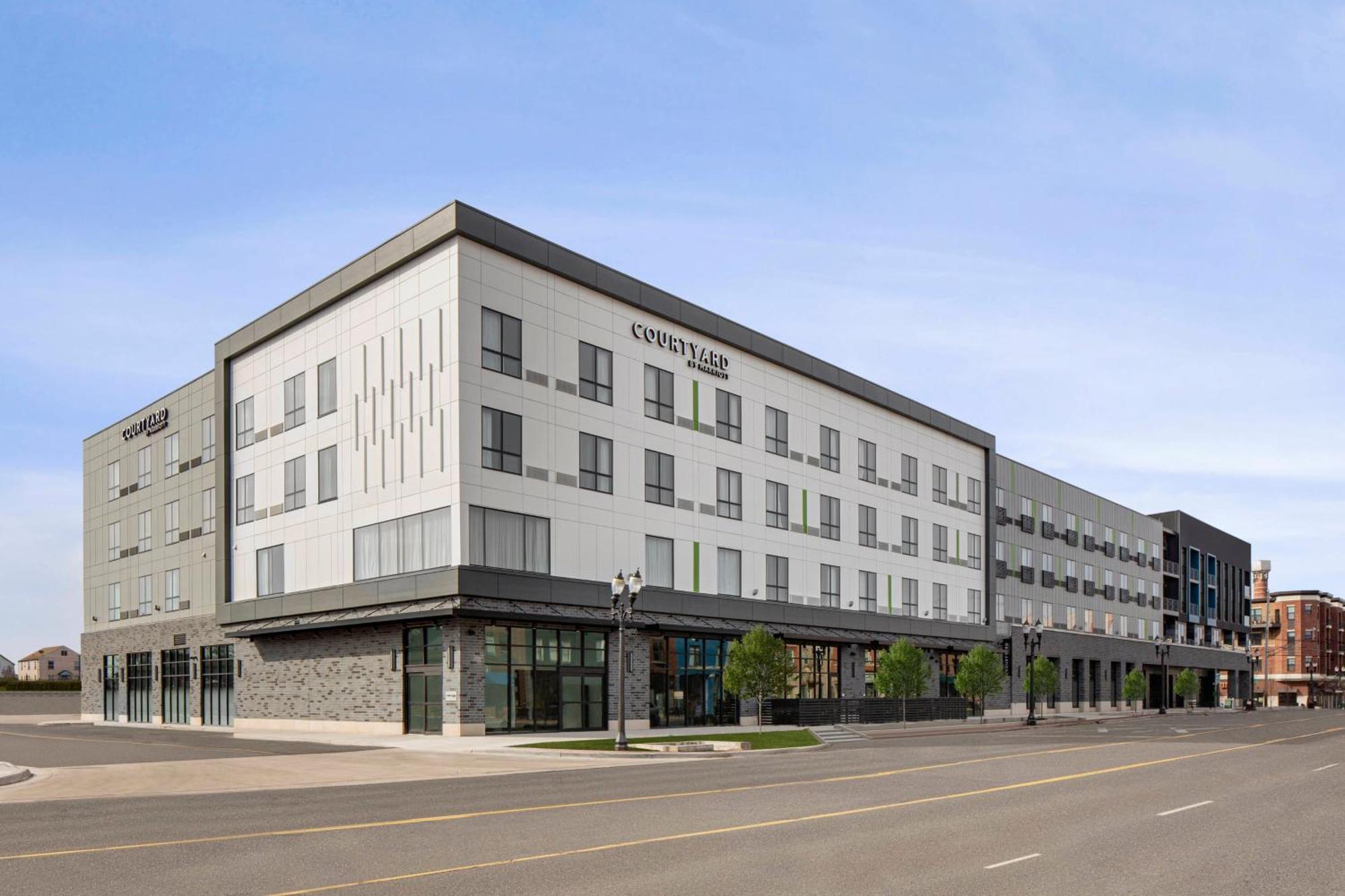 Courtyard By Marriott Lansing Downtown Exterior foto
